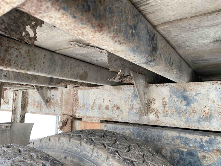 1983-ford-9000-image-22