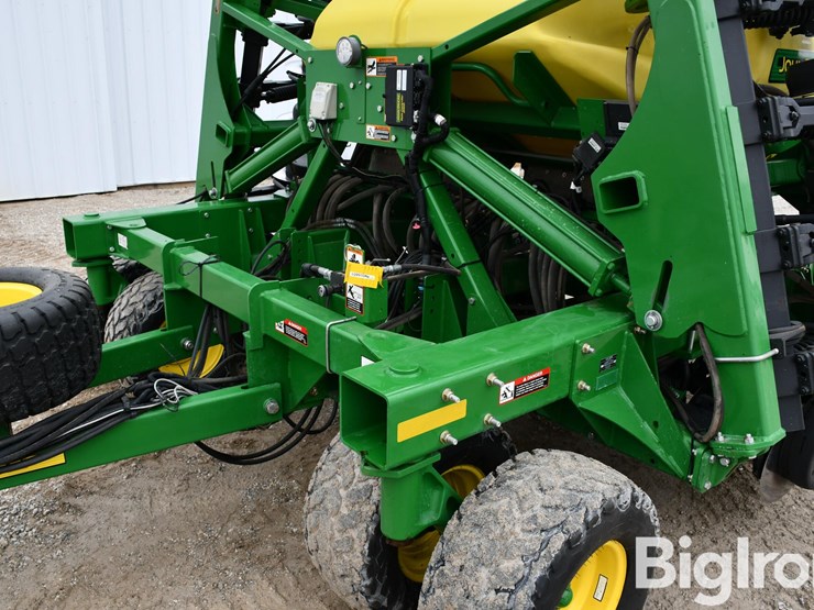 2015-john-deere-35-image-14