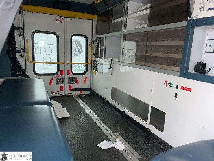 2016-chevrolet-express-g3500-image-30