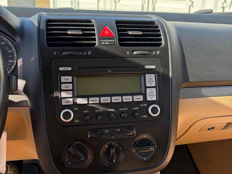 2008-volkswagon-jetta-image-13