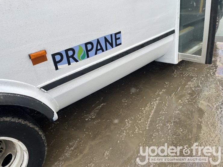 2014-ford-e450-image-35