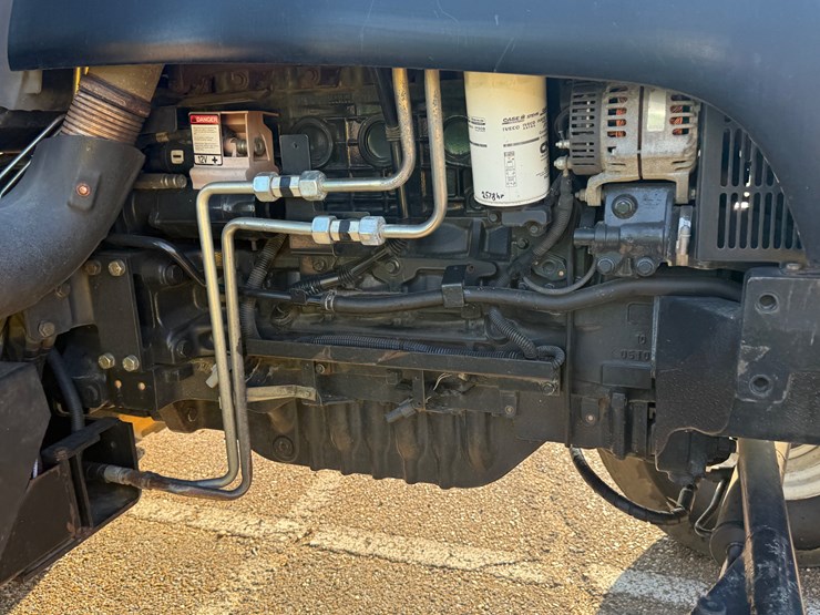 new-holland-t6070-image-11