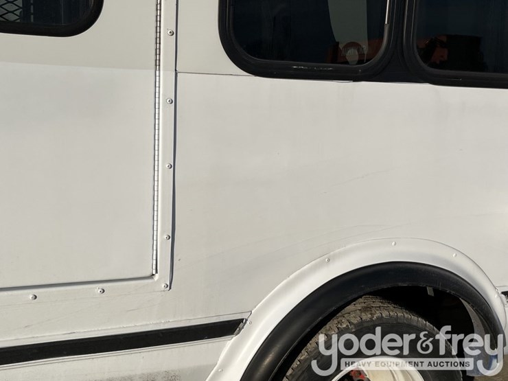2016-ford-e450-image-41