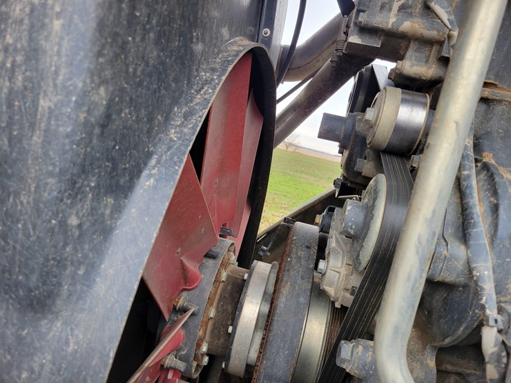 2014-case-ih-400-image-31