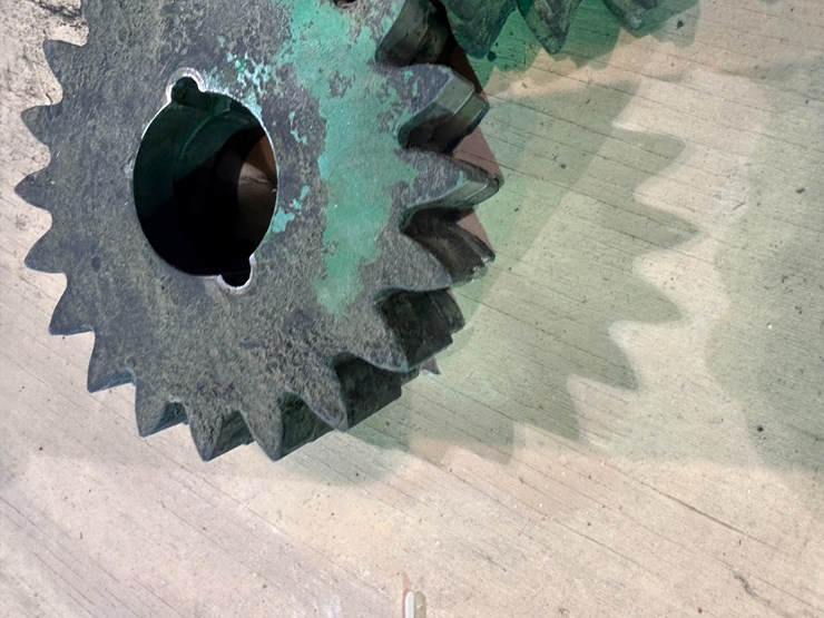 #35628-•-750-john-deere-grain-drill-high-speed-gears-image-4