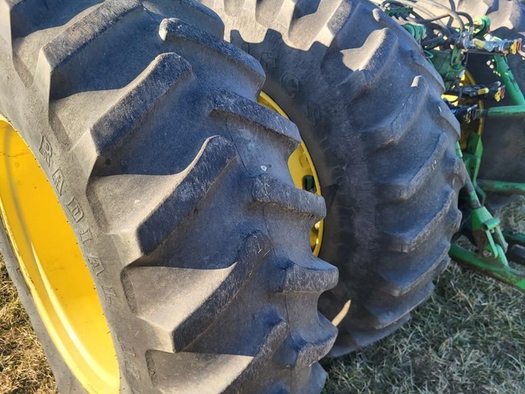 john-deere-7520-image-30