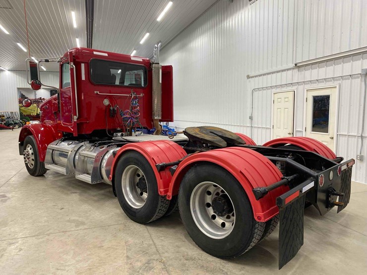 2014-peterbilt-365-image-5