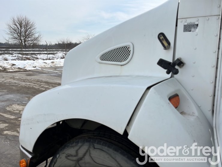 2007-kenworth-t300-image-13