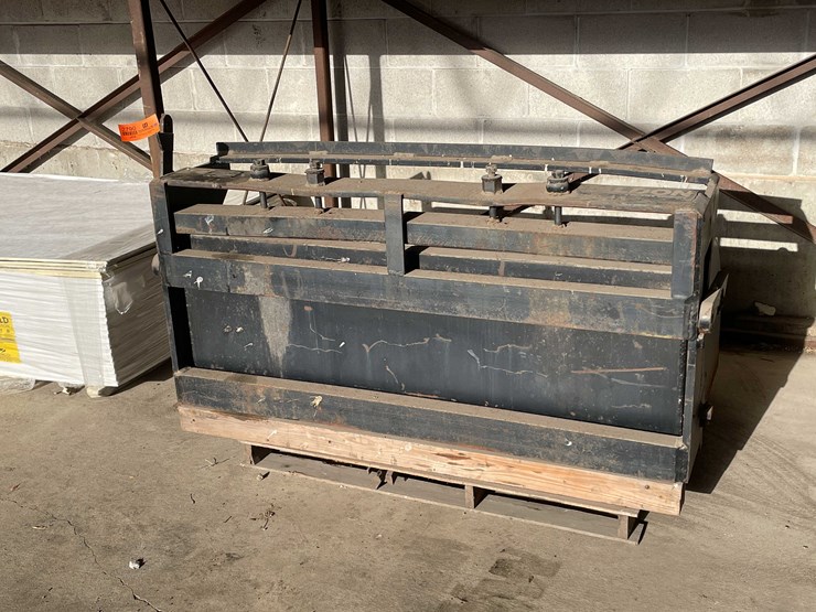 #2790-•-waldon-dumping-forklift-bucket-image-1