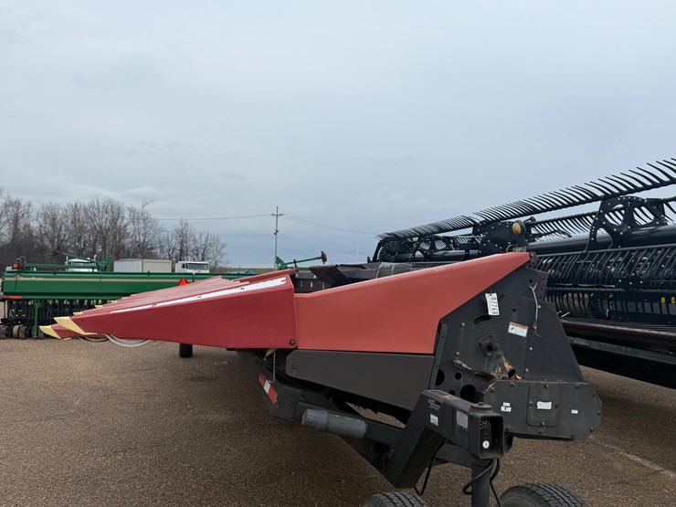 #7768-•-2008-drago-8r-corn-head-image-2