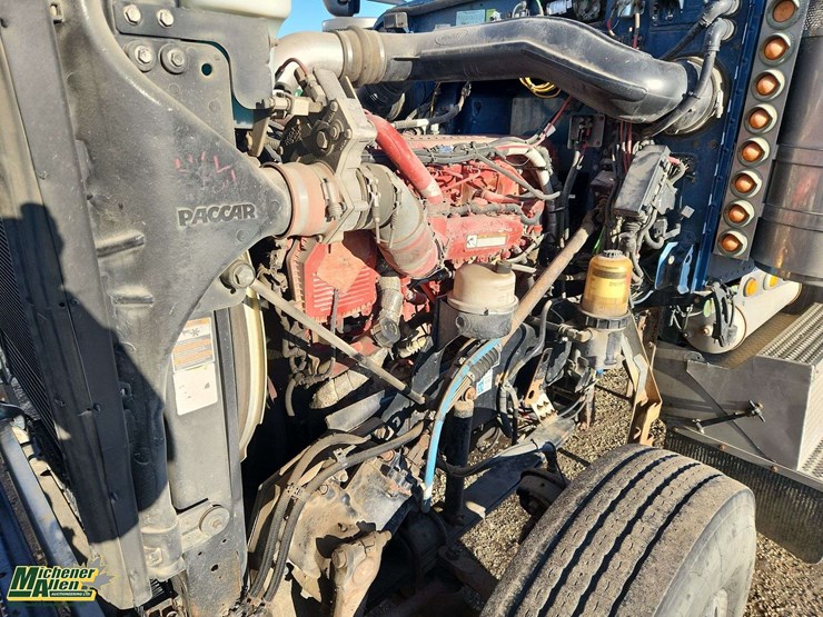 2013-peterbilt-388-image-31