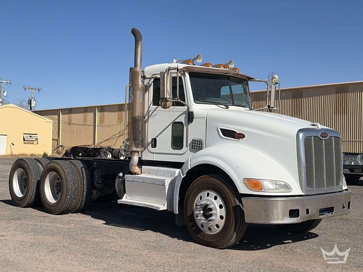 2012-peterbilt-386-image-2