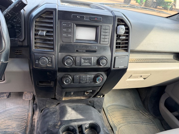 2017-ford-f150-image-12