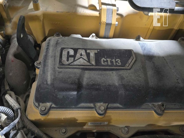 2013-caterpillar-ct660s-image-24