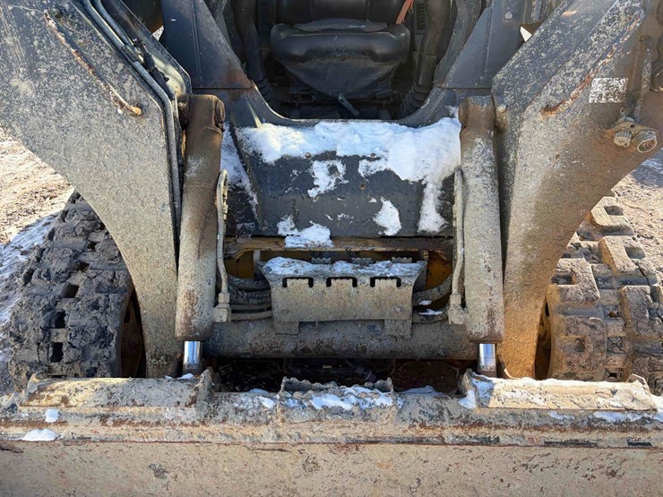 2017-deere-323e-image-9