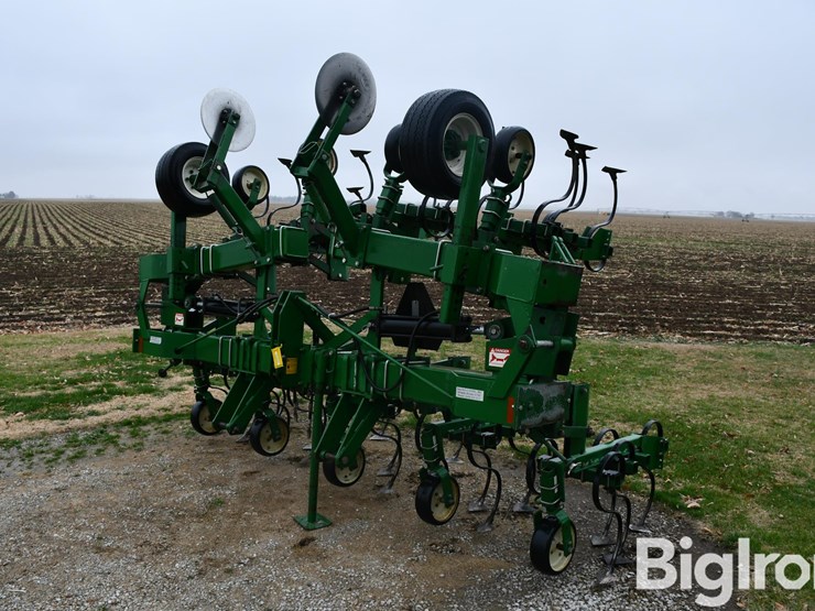 glencoe-8r30-cultivator-image-1