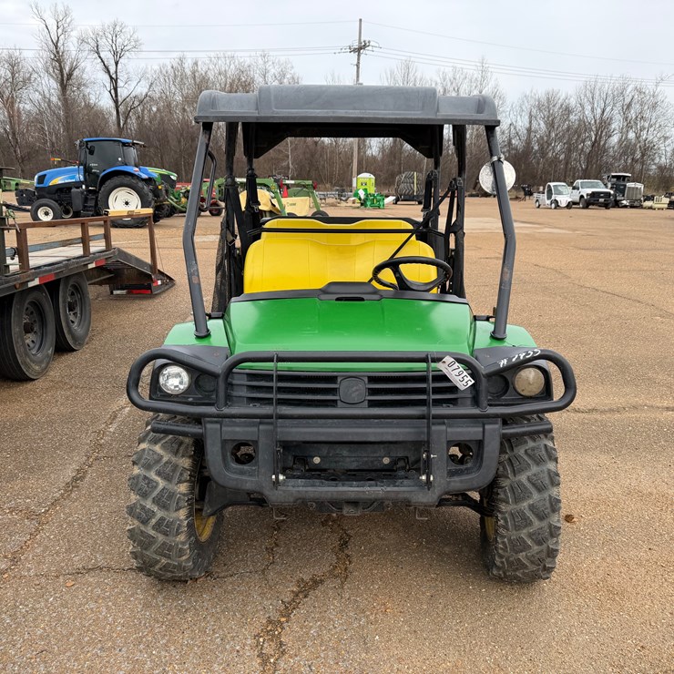 JOHN DEERE GATOR
