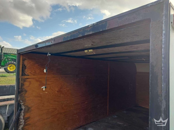 2002-custom-trailer-image-18