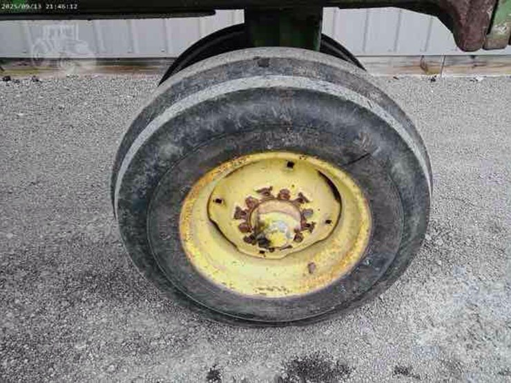 1970-john-deere-3020-image-8