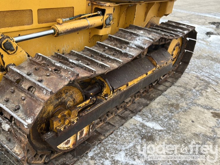 2015-deere-450j-image-18