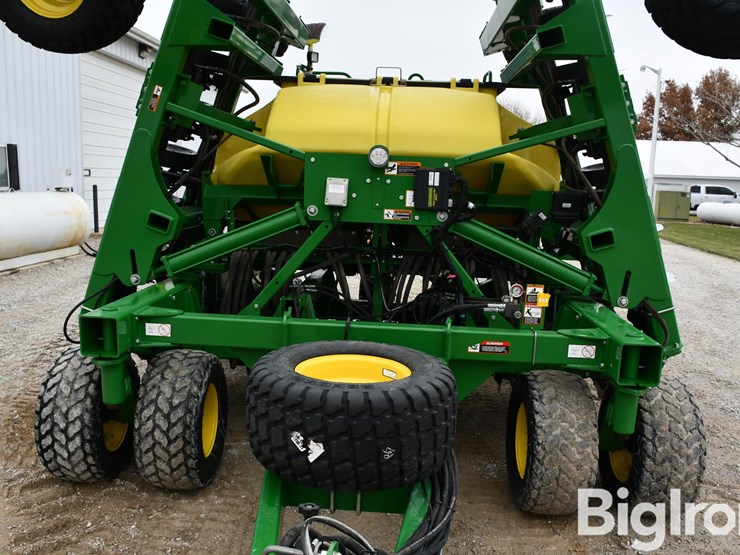 2015-john-deere-35-image-11