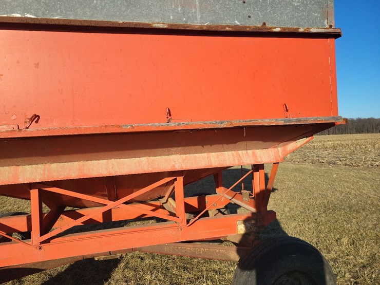 hopper-wagon-w/westendorf-running-gear-image-14