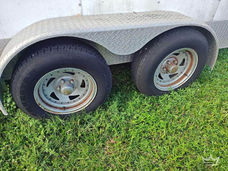 2002-custom-trailer-image-12