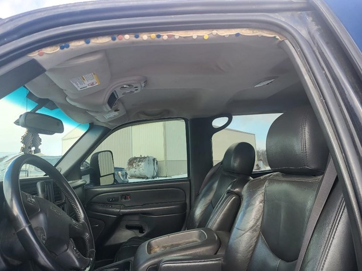 2004-chevrolet-2500hd-image-43