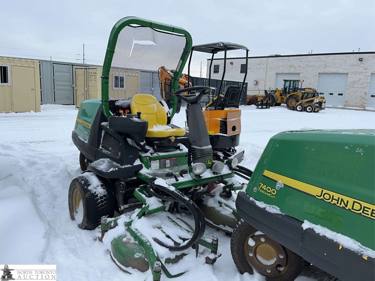 2013-john-deere-7400-image-3