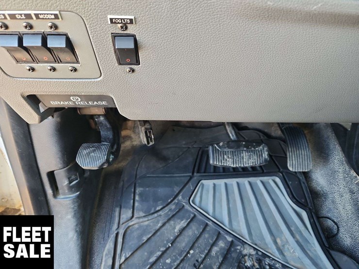 2017-ford-f550-image-24