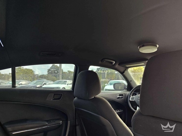 2012-dodge-charger-sedan-image-15