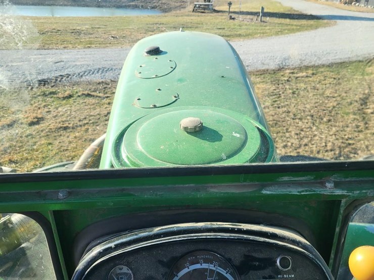 john-deere-7520-image-82