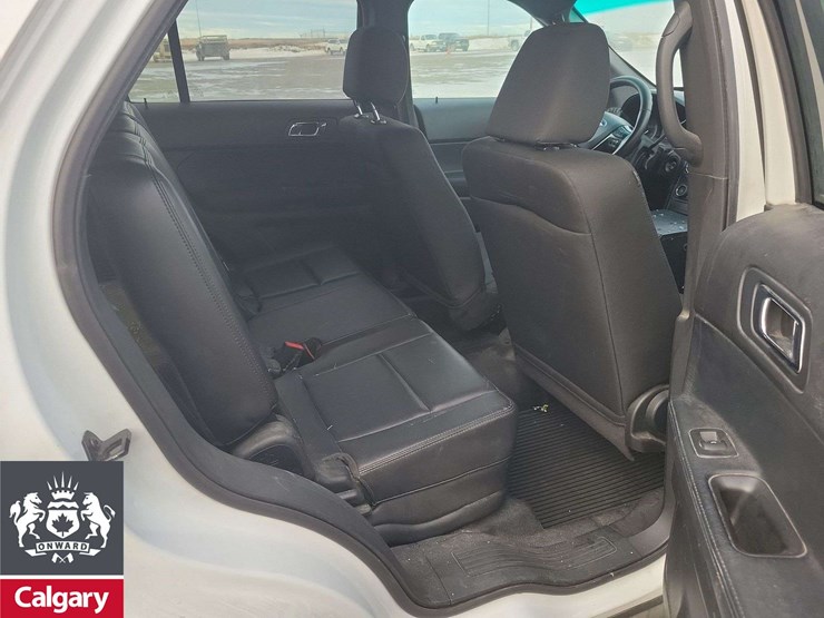 2016-ford-explorer-image-14