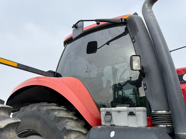 2015-case-ih-340-image-28