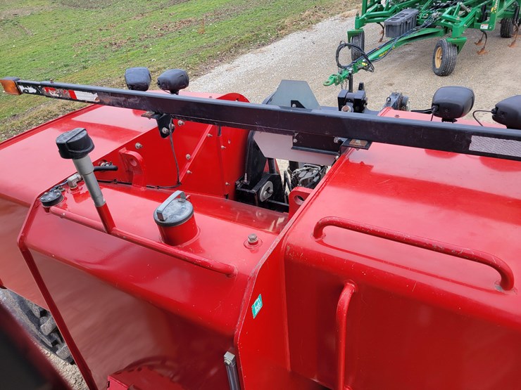 2014-case-ih-400-image-21