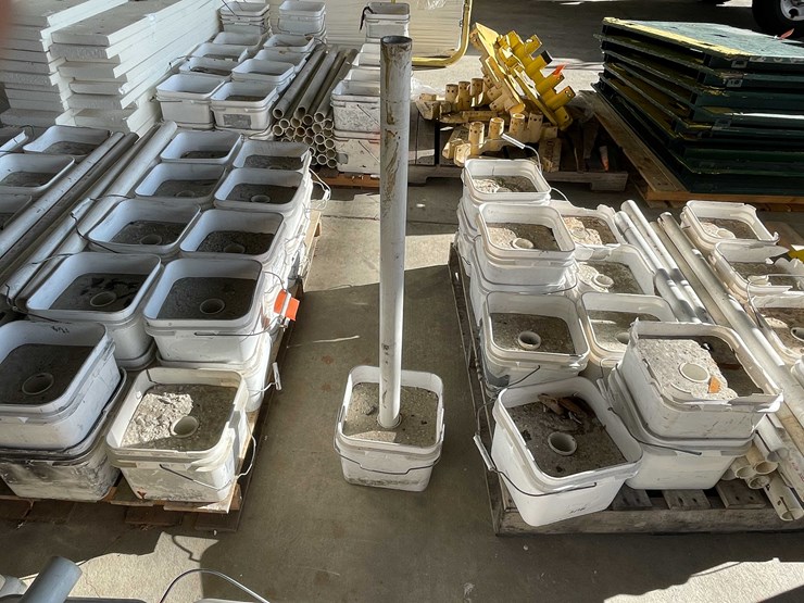 #2786-•-portable-safety-barrier-image-8