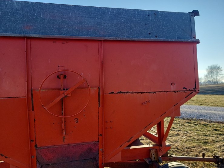 hopper-wagon-w/westendorf-running-gear-image-27