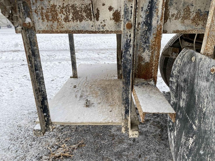 1983-ford-9000-image-26