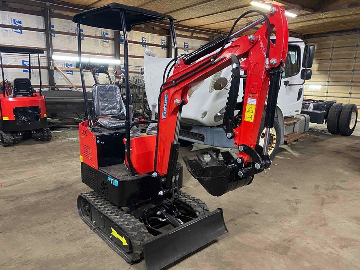 2025-future-ft13-mini-excavator-image-2