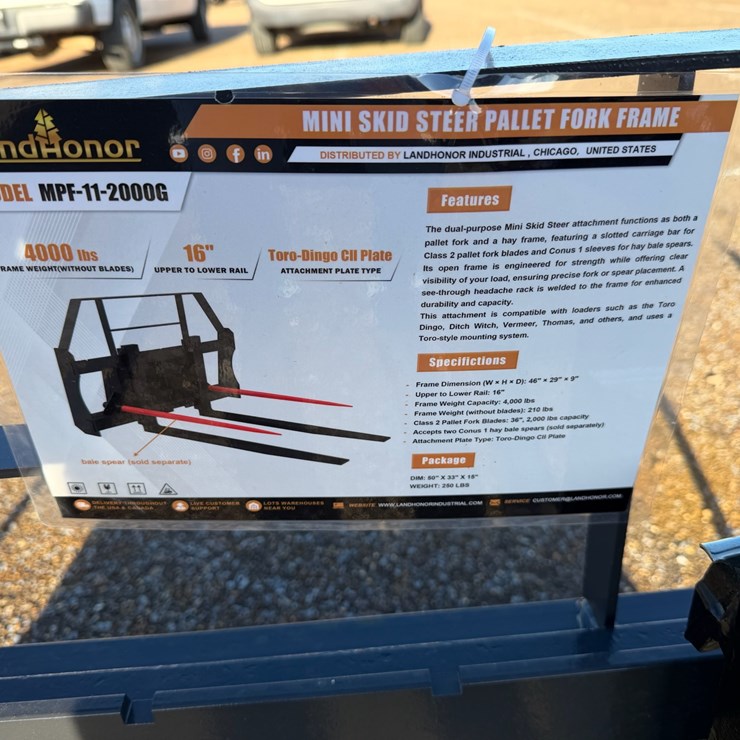 #7864 • Mini Skid Steer Pallet Forks