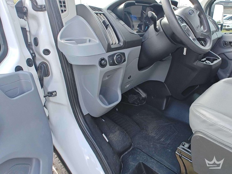2018-ford-transit-image-40