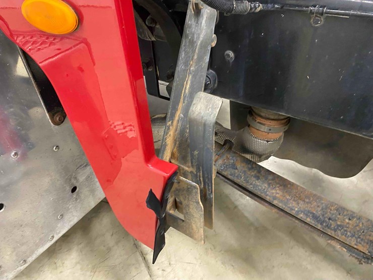 2014-peterbilt-365-image-90