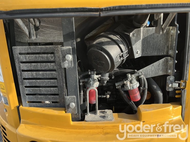2021-deere-26g-image-25