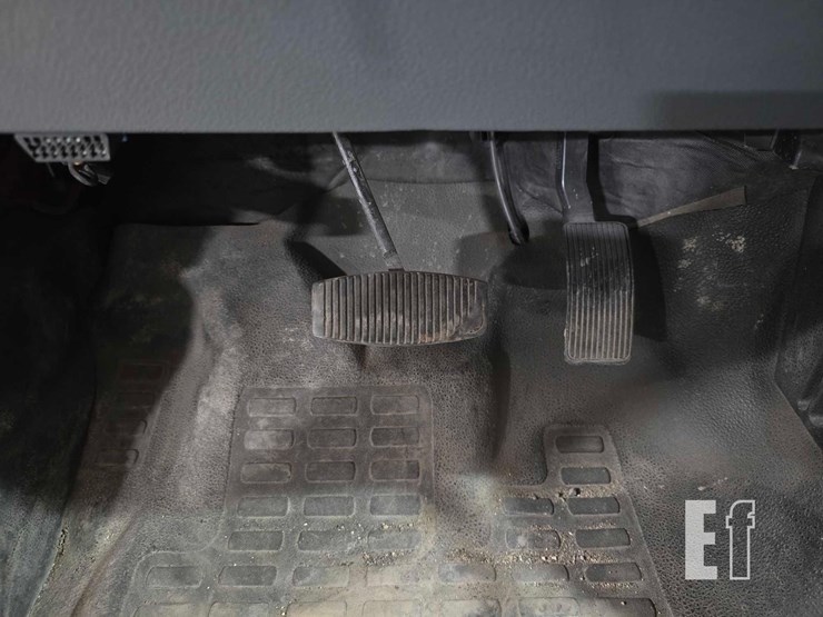 2015-ford-f550-image-13