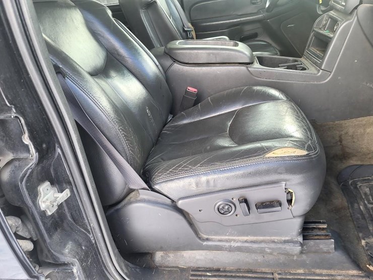 2004-chevrolet-2500hd-image-54