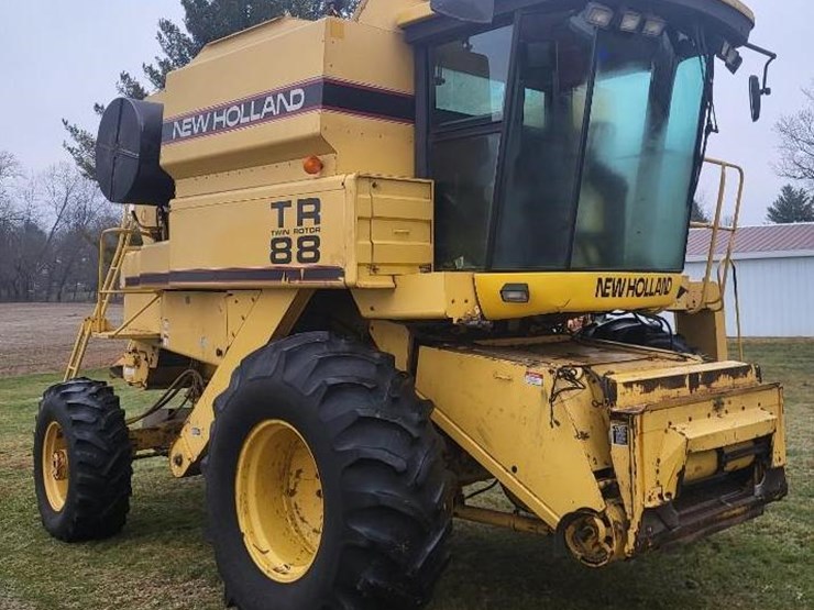 new-holland-tr88-image-1
