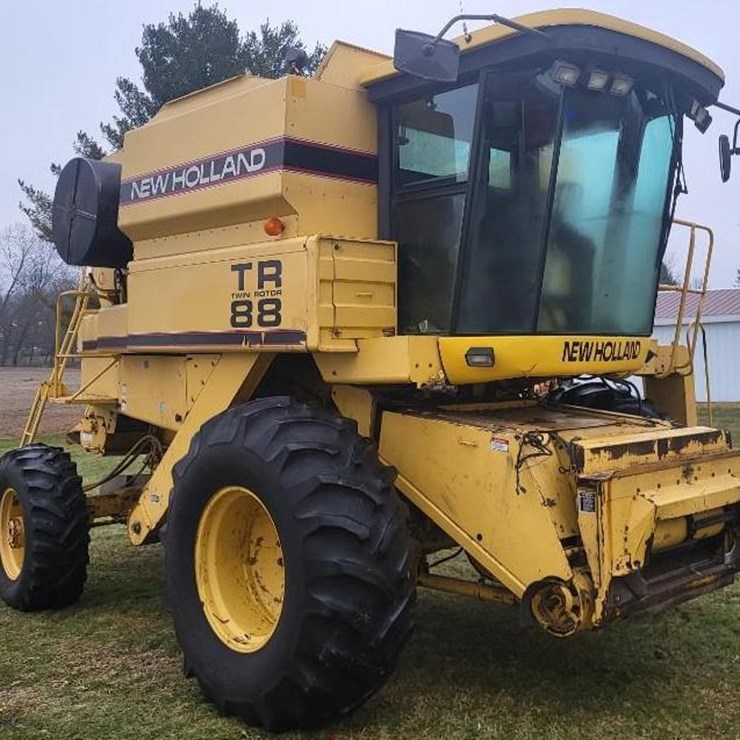 NEW HOLLAND TR88