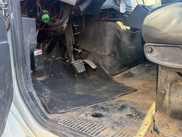 2018-international-durastar-4400-image-53