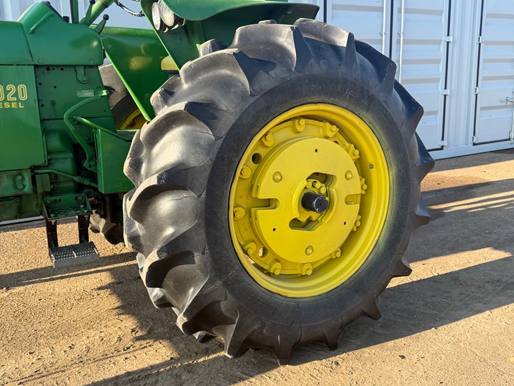 john-deere-4020-image-15