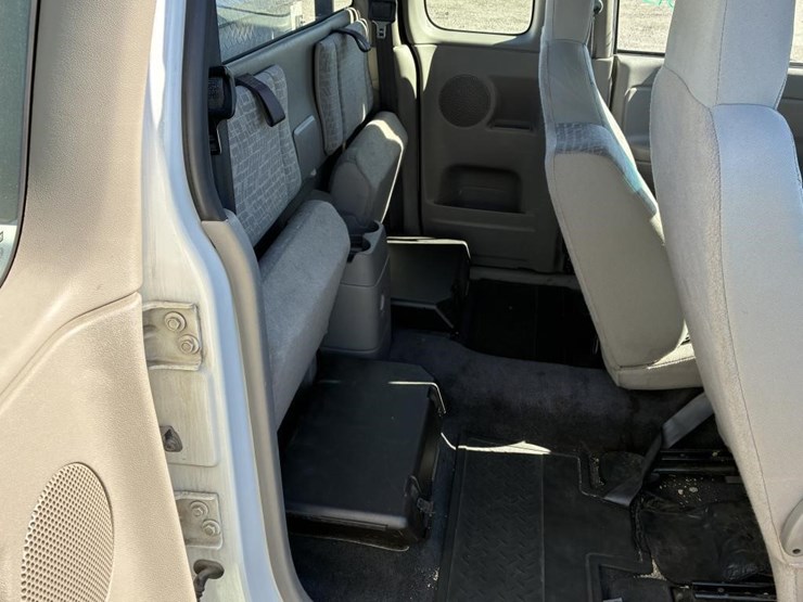 2008-chevrolet-colorado-image-10